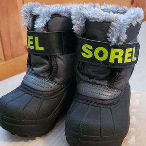 Sorel toddler snow commander boots